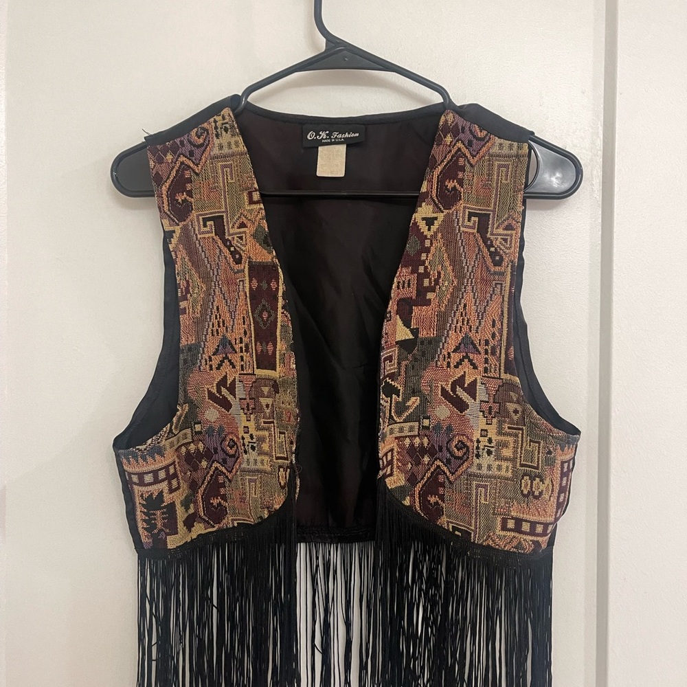 Vintage Grandpacore Western Boho Tapestry Fringe Vest in Black, Brown & Rust